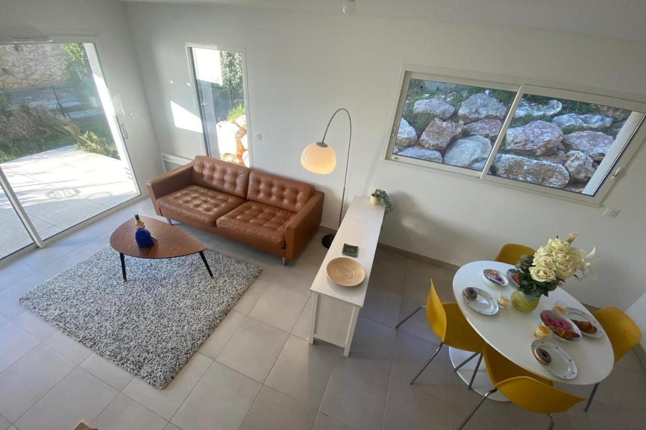 Roche Blanche - Terrasse Et Parking Apartment Nimes Exterior photo